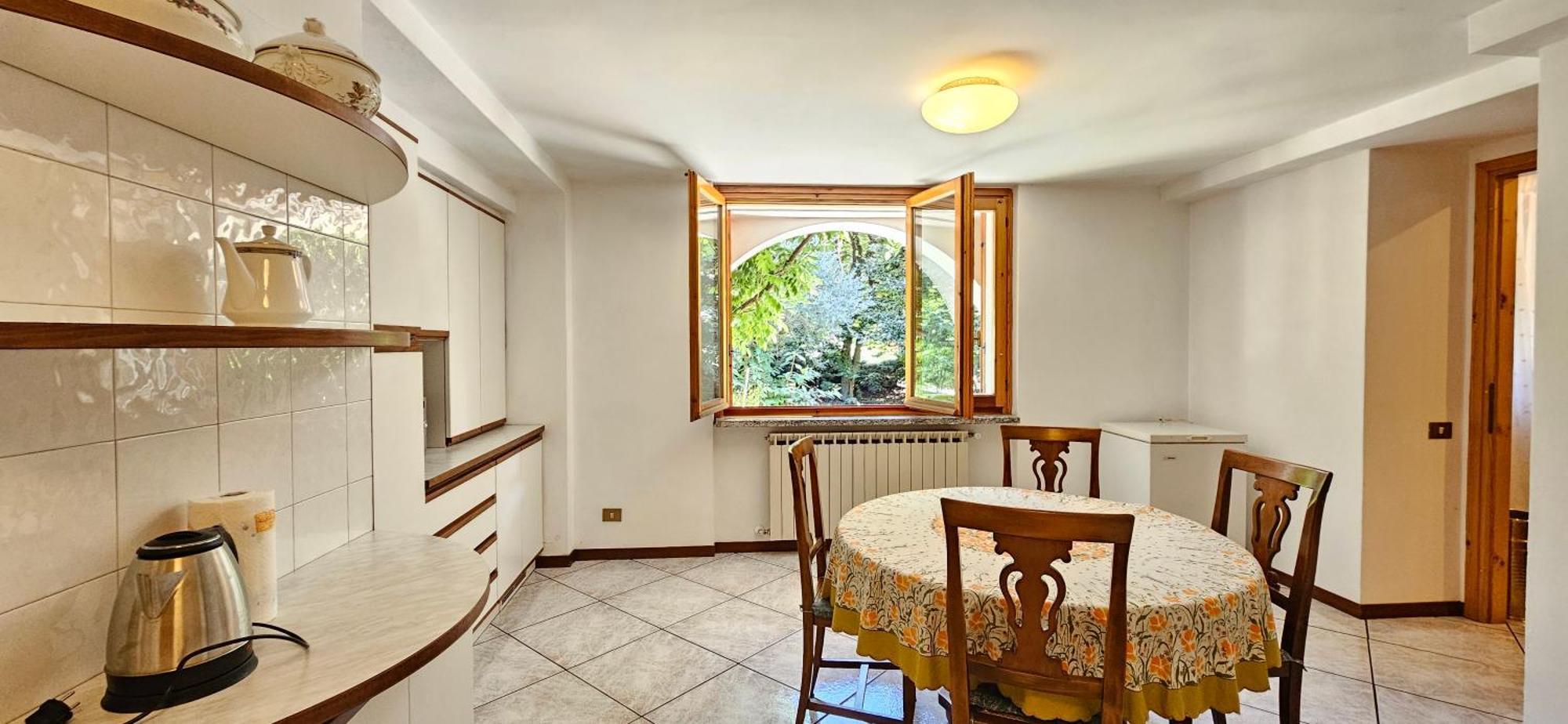 Introbio Appartamento Con Ingresso Autonomo, Giardino Privato E Portico מראה חיצוני תמונה