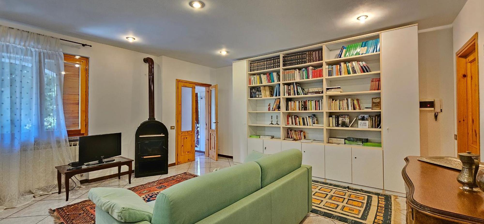 Introbio Appartamento Con Ingresso Autonomo, Giardino Privato E Portico מראה חיצוני תמונה